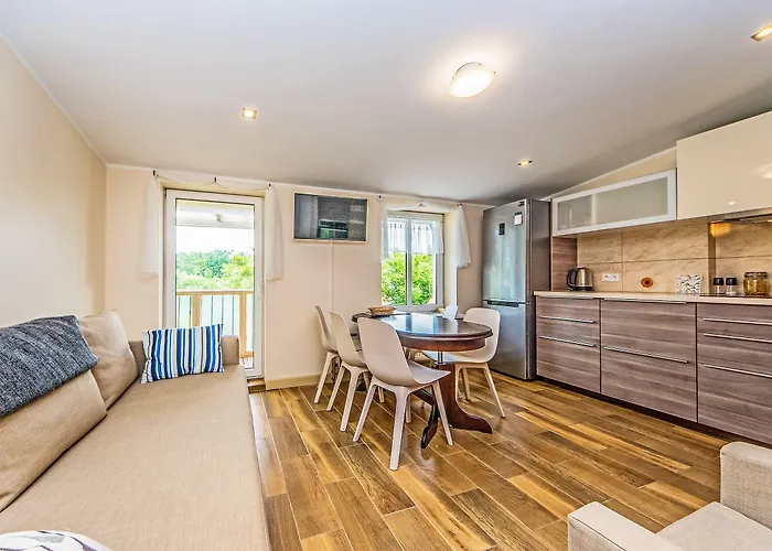 Victus Bright Apartment With Parking By Noclegi Renters